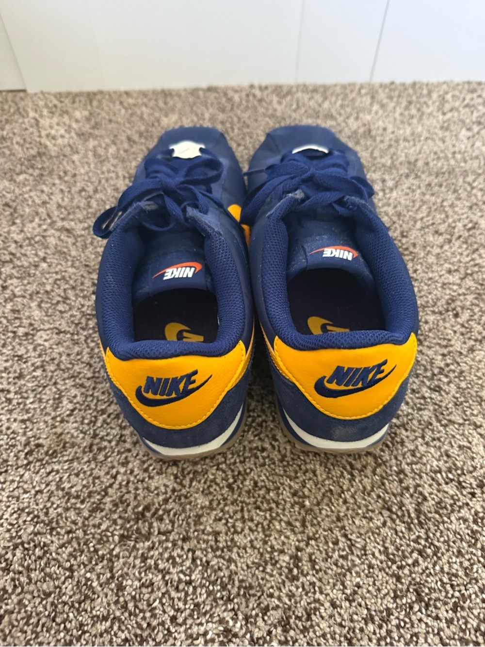 Nike Navy and Yellow Low-Top Sneakers - Logo Heel